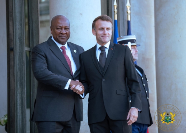 Mahama,  Macron deepen  Ghana-France ties at Paris Peace Forum