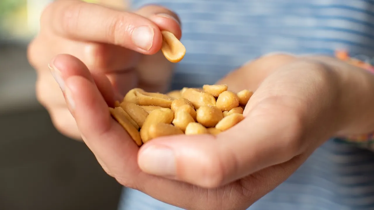 Early peanut introduction cuts allergies by 43% in kids under 3, study shows