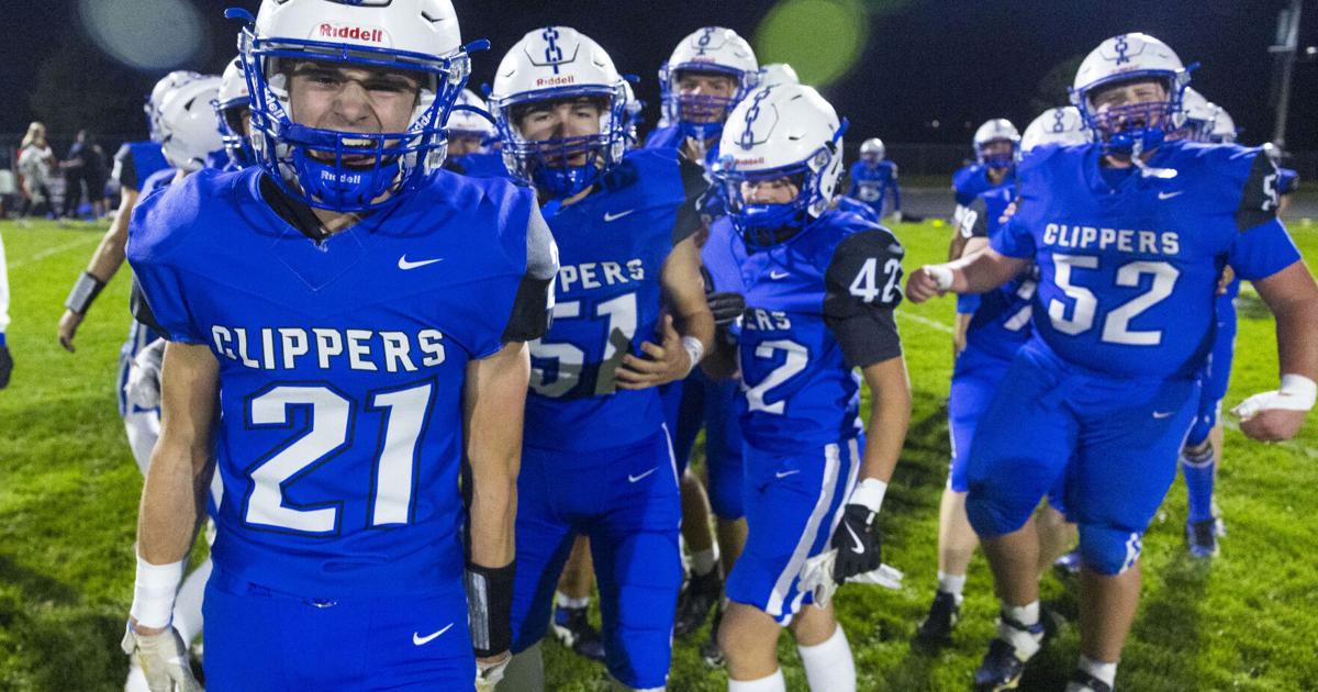 Wrong place at right time: Kucera’s late TD catch lifts Malcolm past Lincoln Lutheran