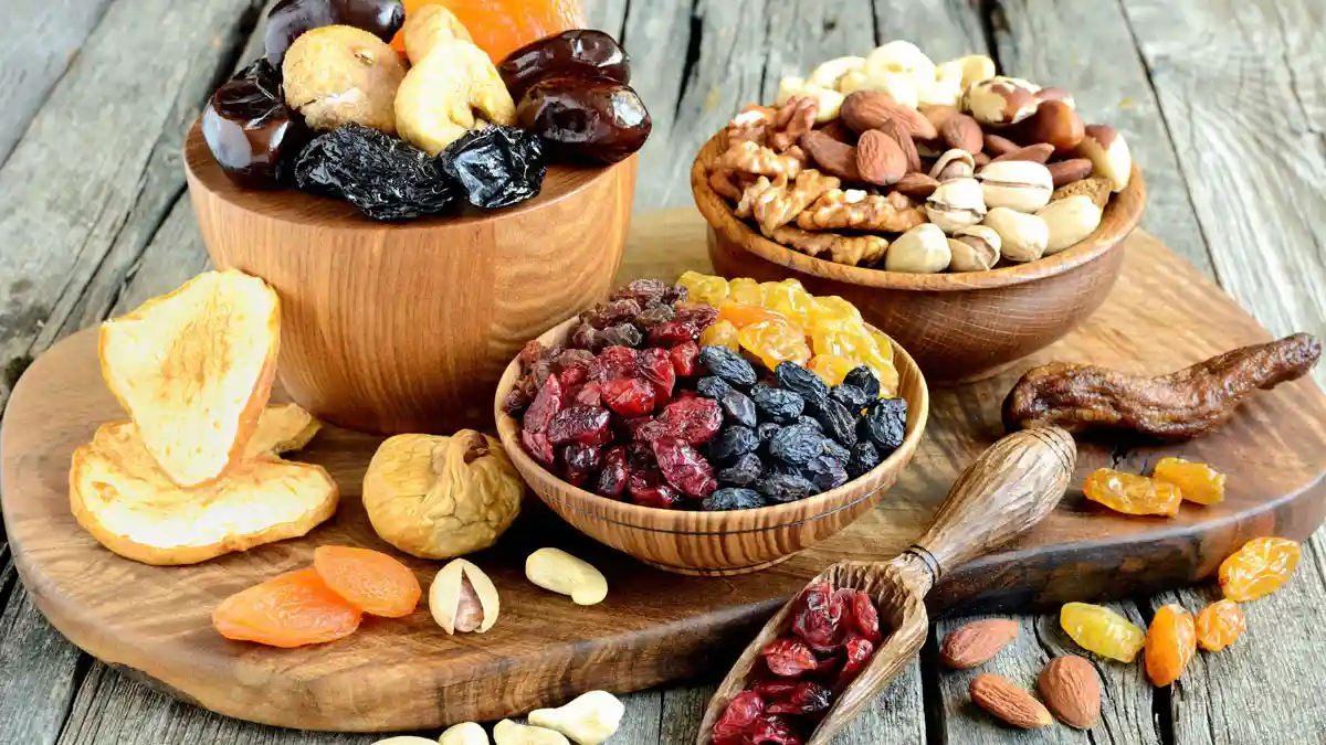 Health Tips : ब्रेकफास्ट में फल या ड्राई फ्रूट, कौन रखेगा आपको एनर्जेटिक पूरे दिन
