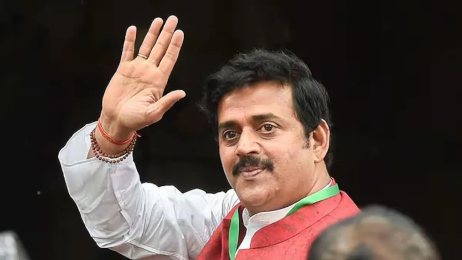 BJP MP Ravi Kishan Gets Death Threat Over Bihar Poll Campaign Speeches, FIR Registered
