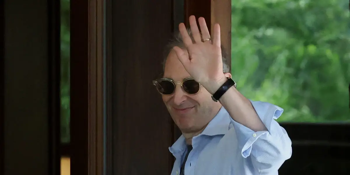 Watch Out Workers: Amazon's AI Flex Shows How AI Is Transforming Jobs