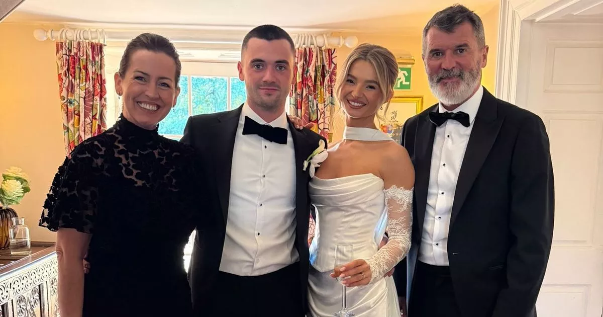 Roy Keane poses with wife Theresa in family photo from son Aidan's wedding