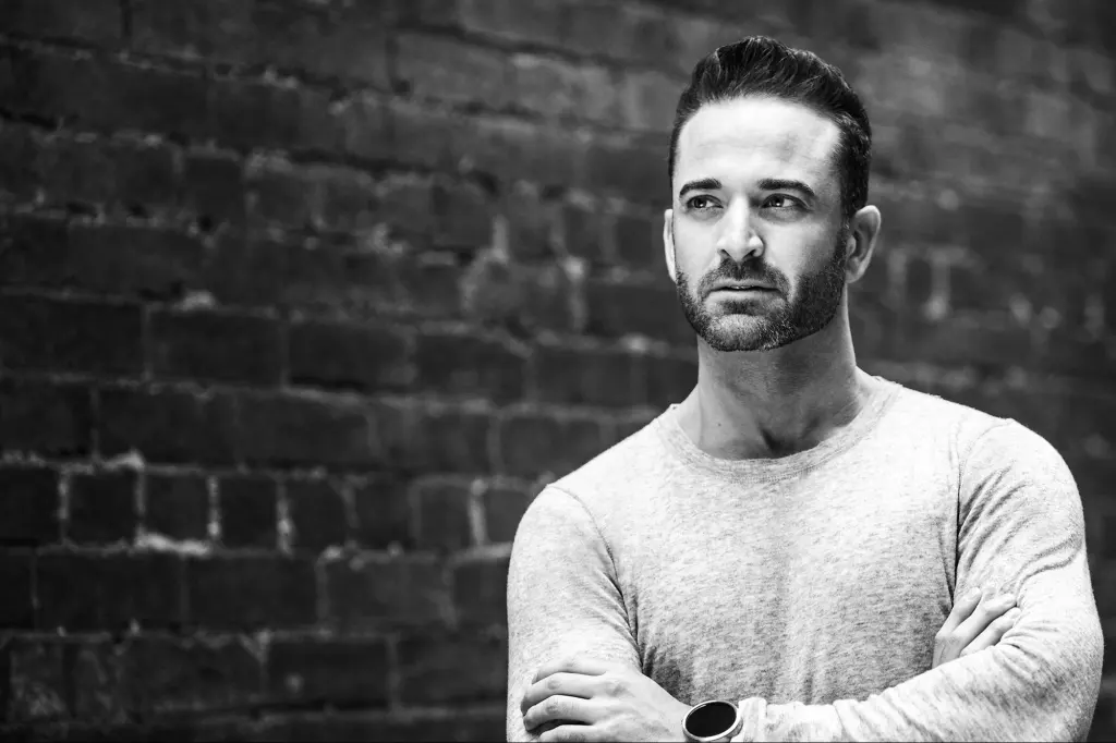 7 AI Tools That Run a One-Person Business in 2025 - No Staff, No Code.