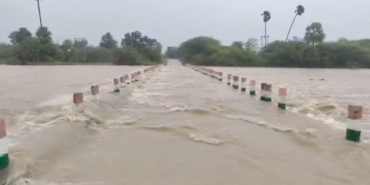 Telangana sees heavy rain under Cyclone Montha’s spillover effects