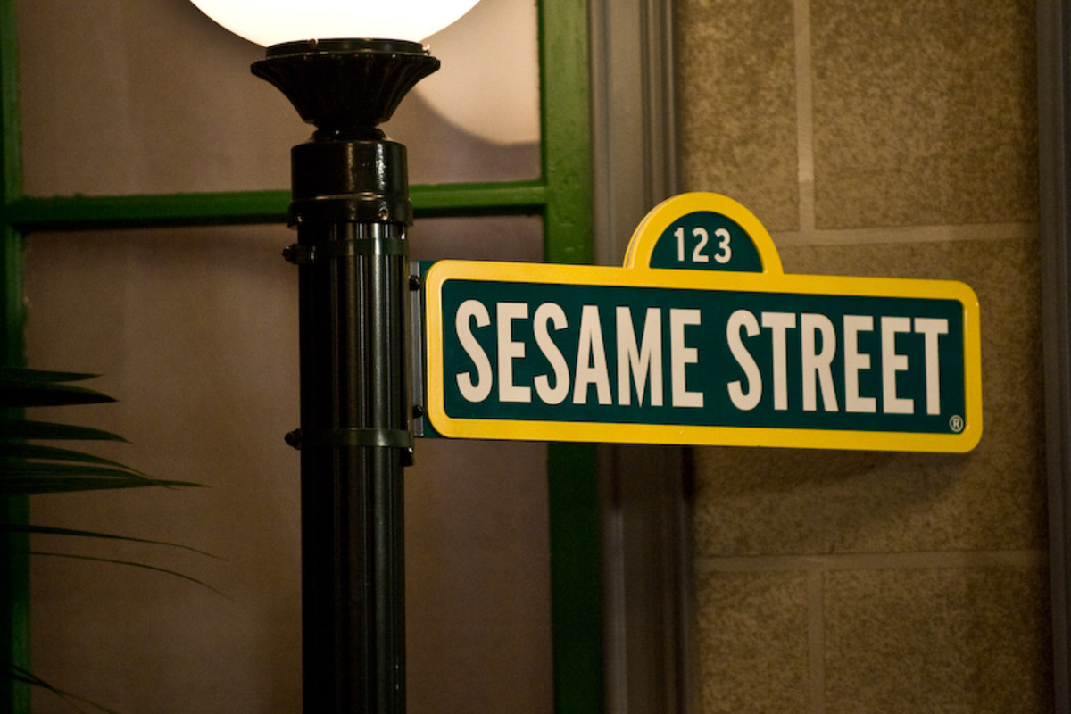 Phoenix Libraries Celebrate Sesame Street Week with Educational Fun for Families