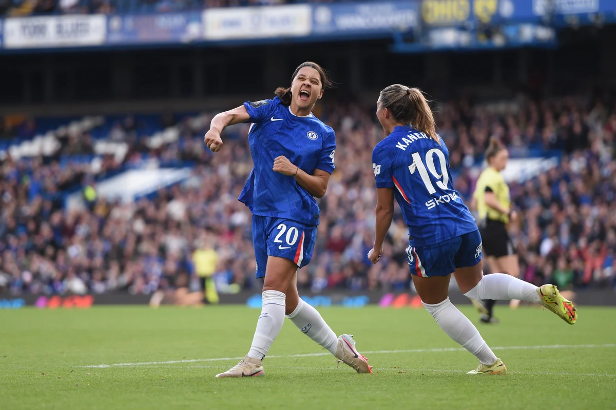 Sam Kerr strikes to keep Chelsea top of WSL