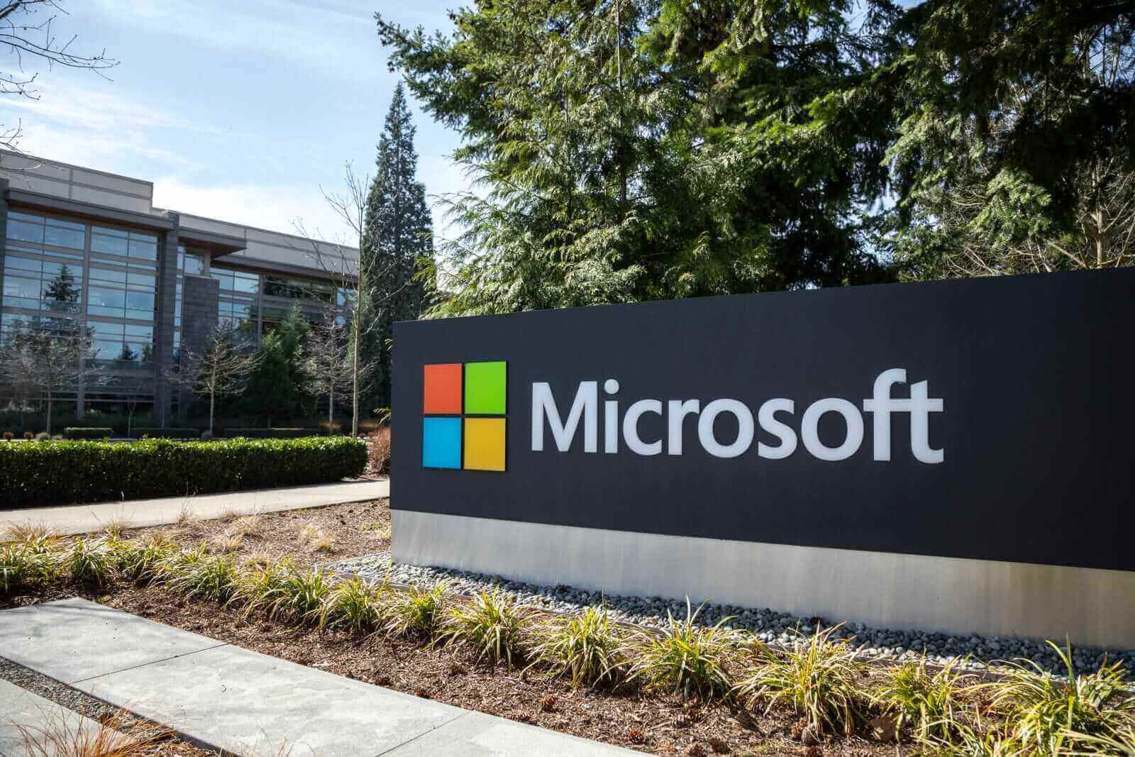 Analysts Say You Should Ignore ‘Short-Term Blips’ and Keep Buying Microsoft Stock