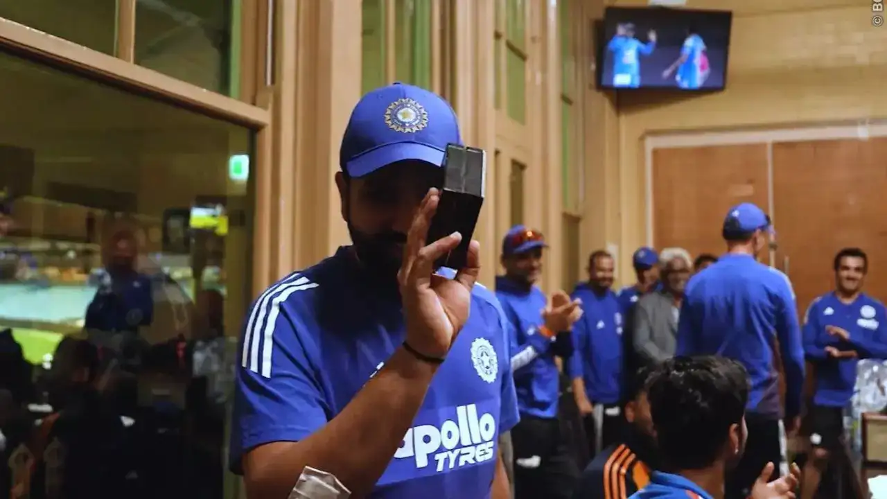 ‘A leader of men' - Rohit’s redemption story wins hearts; receives award - watch