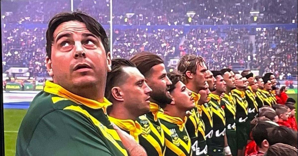 BREAKING: Notorious pitch invader gatecrashes England vs Australia as security slammed