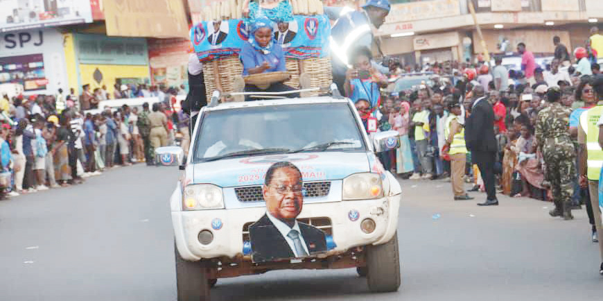 Mutharika makes glorious entry into Lilongwe