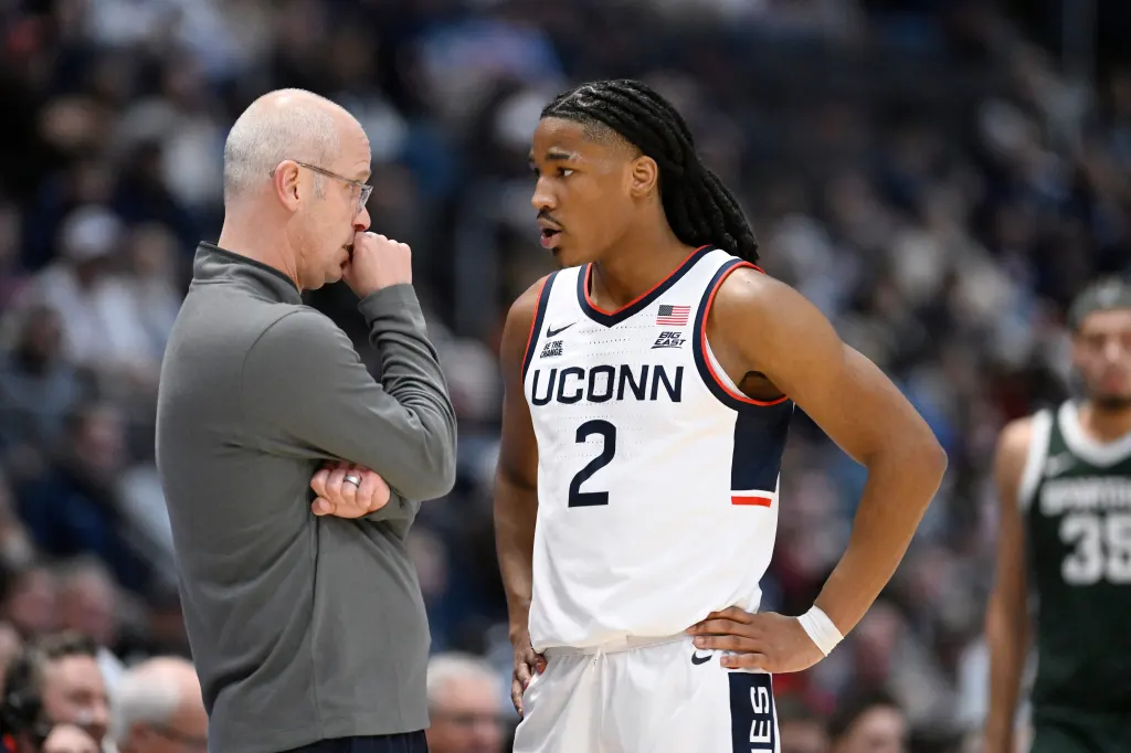 Dan Hurley rolls out Huskies model supercharged for 2025-26