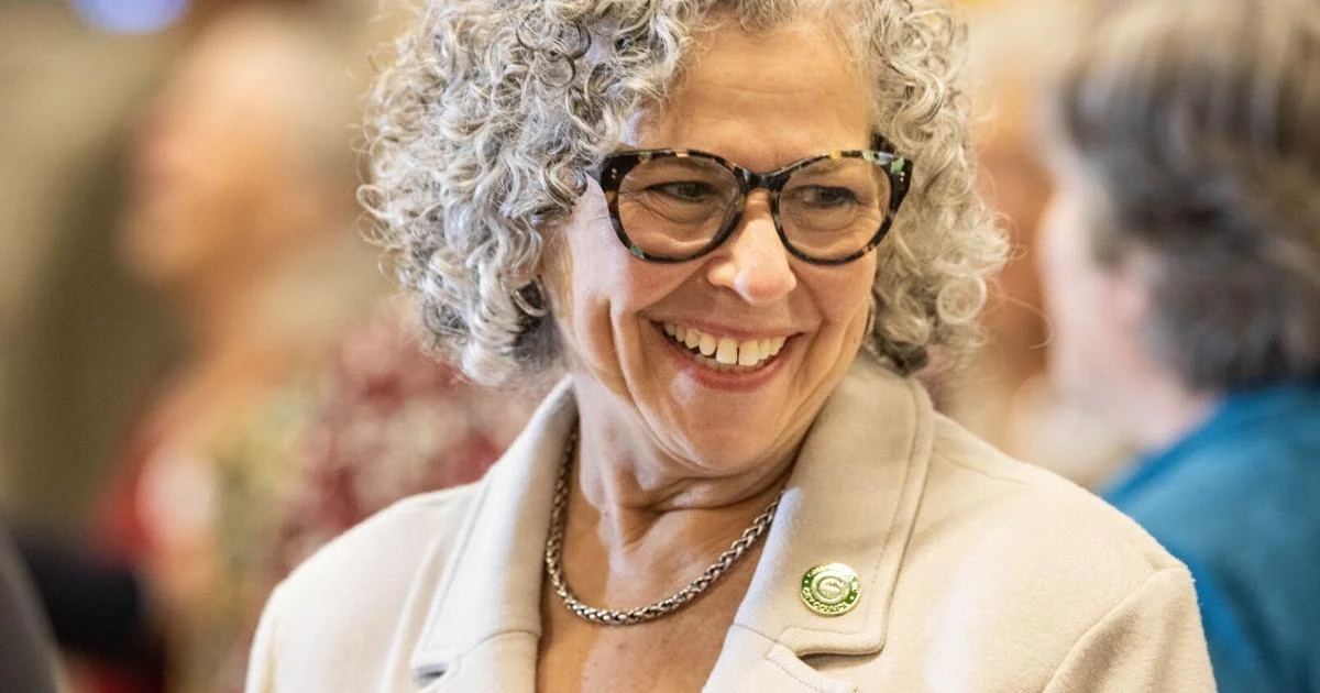 District 5 candidates Jeannette Davidson-Mayer, Tammi Thurm