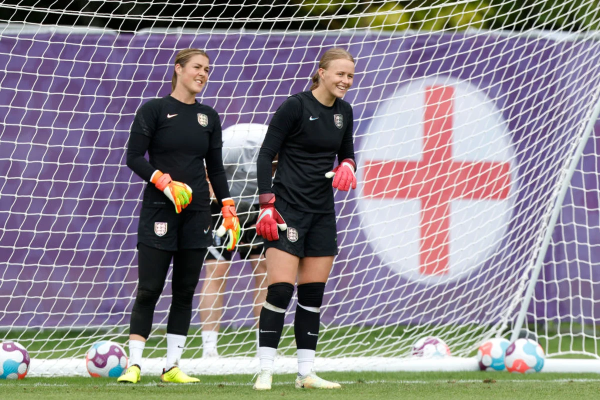Lionesses tensions surface as Mary Earps says Hannah Hampton’s ‘bad behaviour was rewarded’ with recall