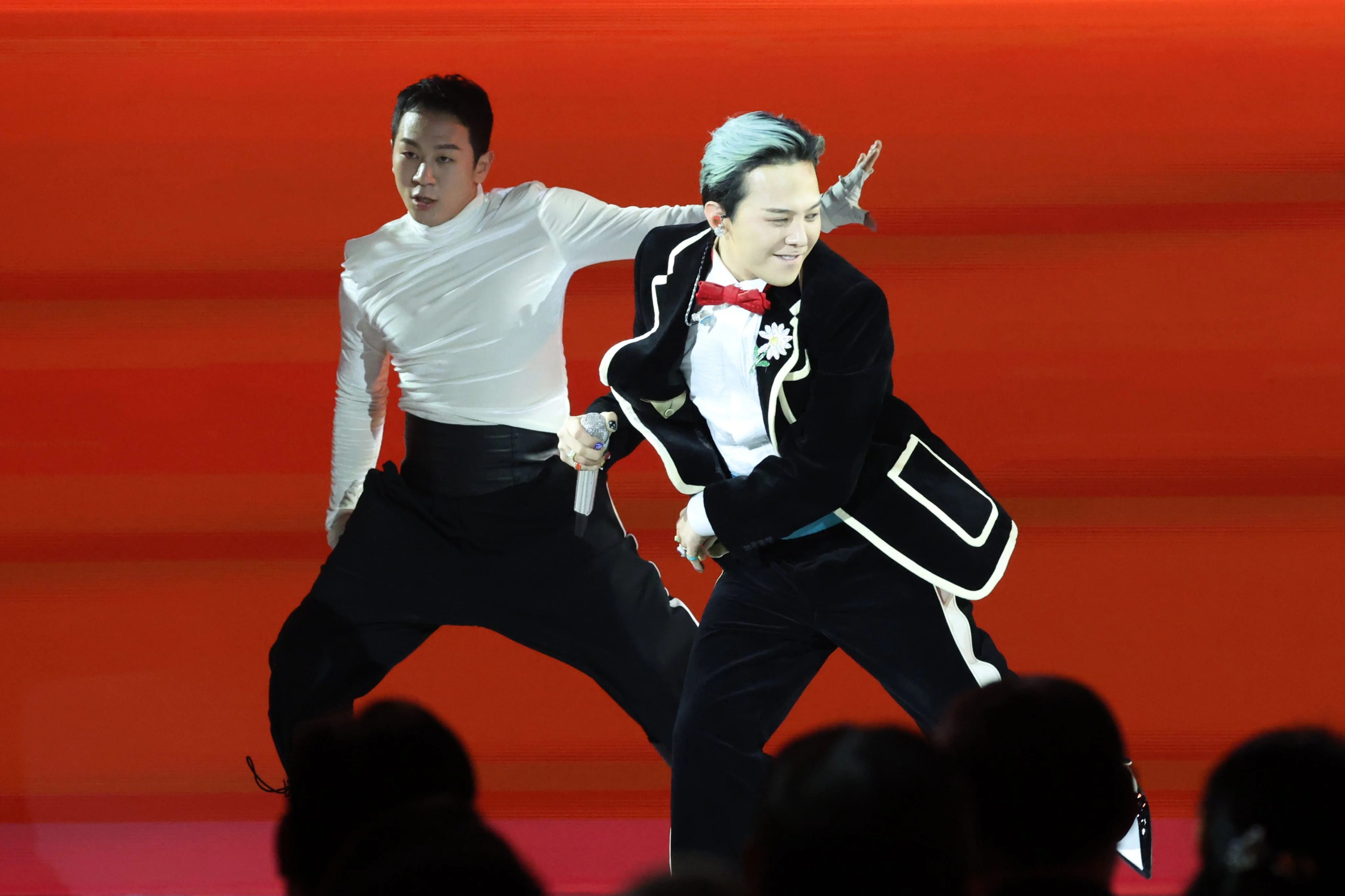 Oh my gat! South Korean idols G-Dragon, Cha Eun-woo steal show at Apec gala