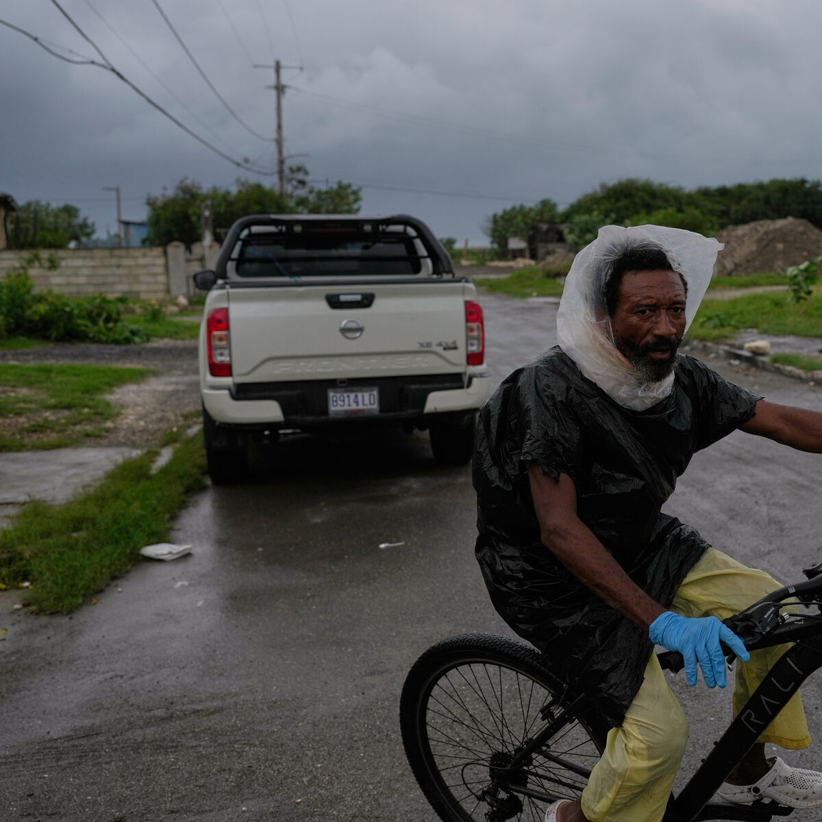 Flooding threat in Jamaica and Haiti from Hurricane Melissa