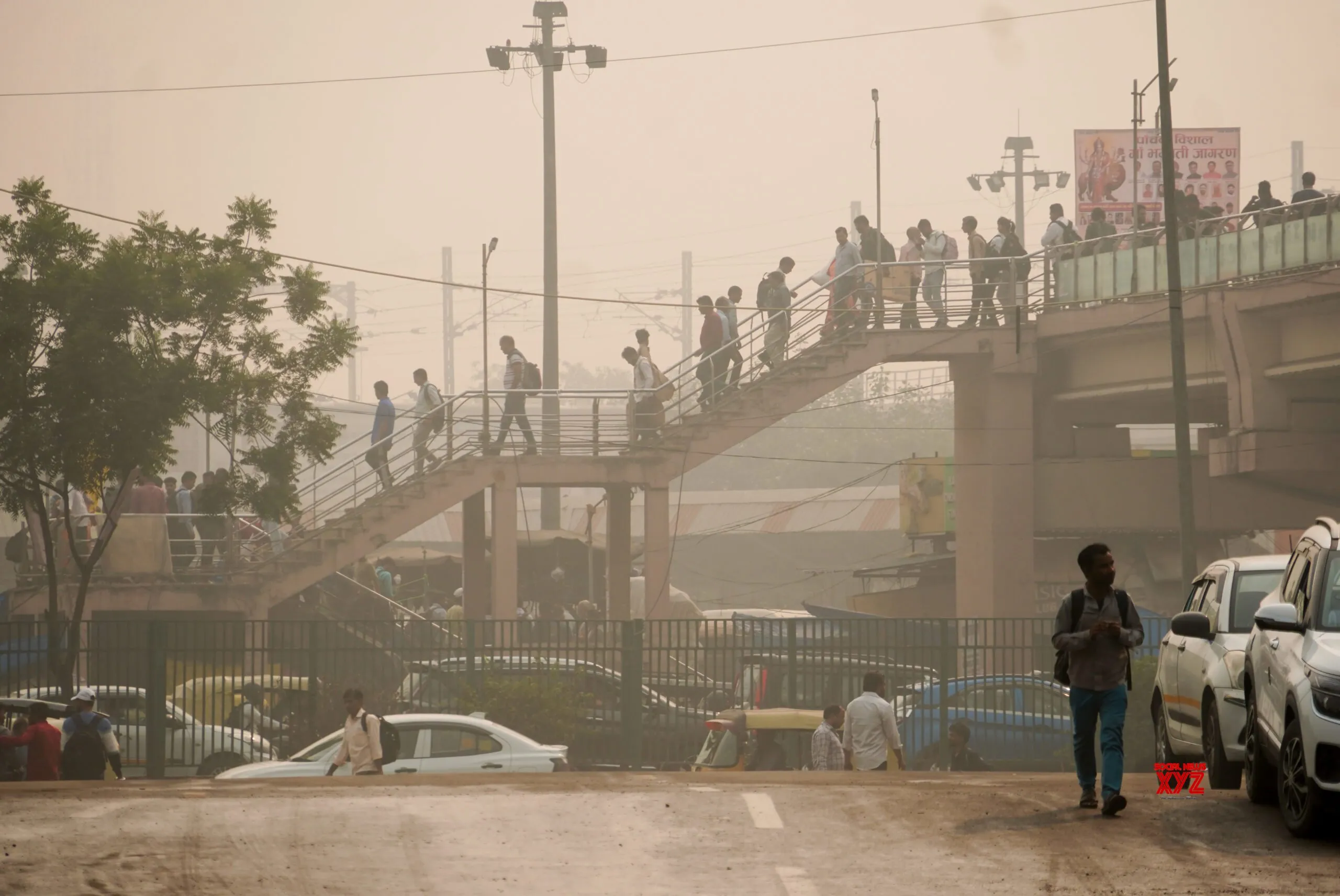 Dense Smog Engulfs New Delhi #Gallery