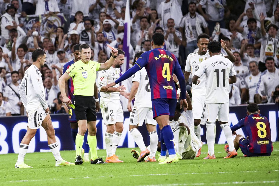 ‘If it was any other game, that&#039;s a pen’ — Ex-LaLiga ref claims officials favoured Real Madrid in El Clasico