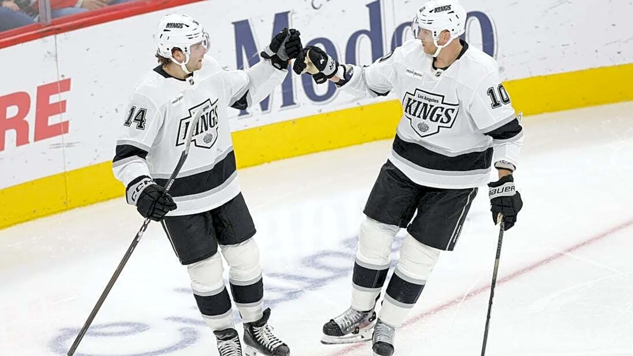 Kings stay hot with victory over Blackhawks