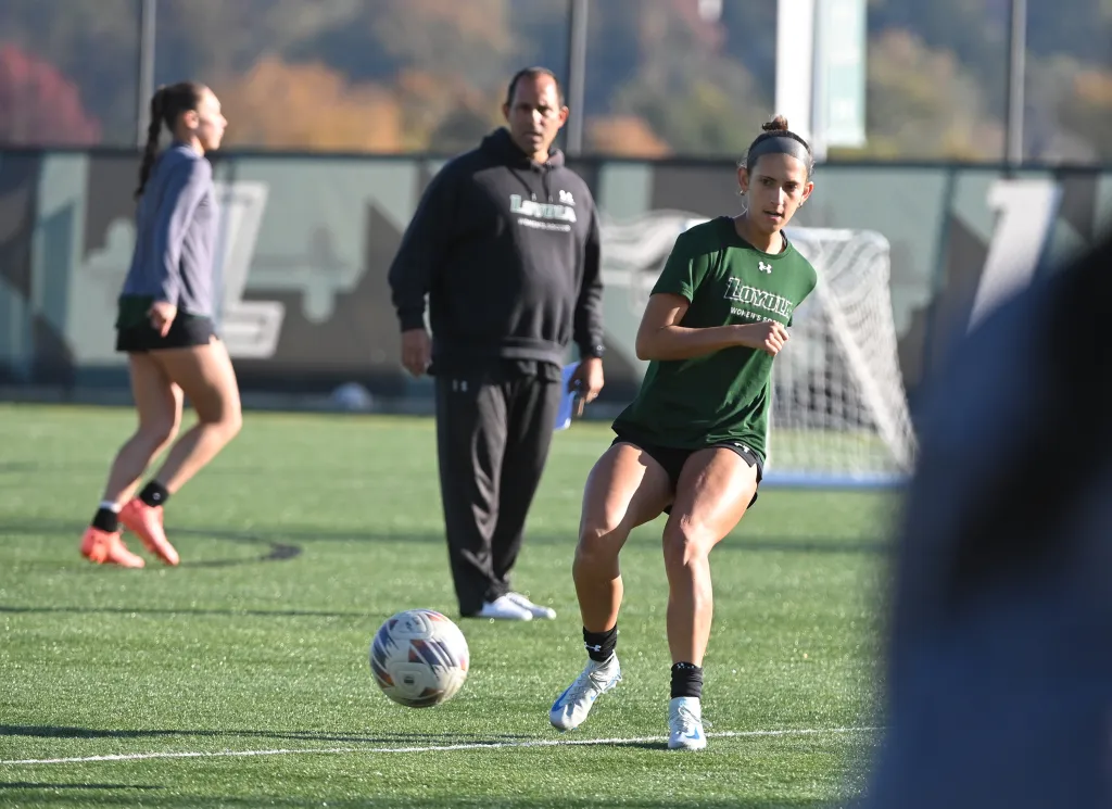 Father and daughter reunite for Loyola Maryland soccer