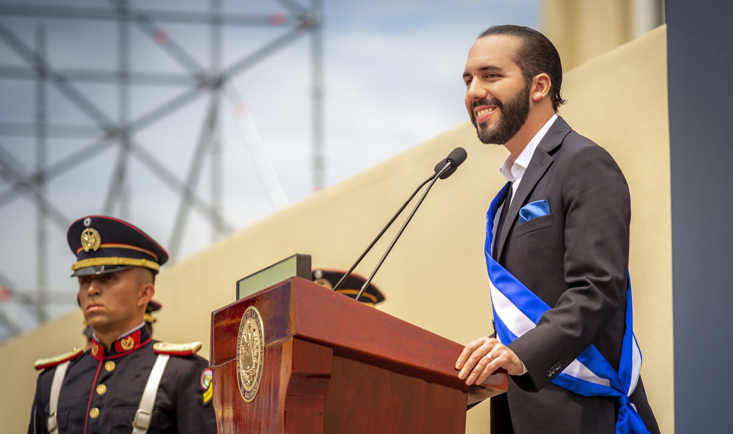 In El Salvador, a ‘Shadow Cabinet’ of Venezuelans Runs the Show