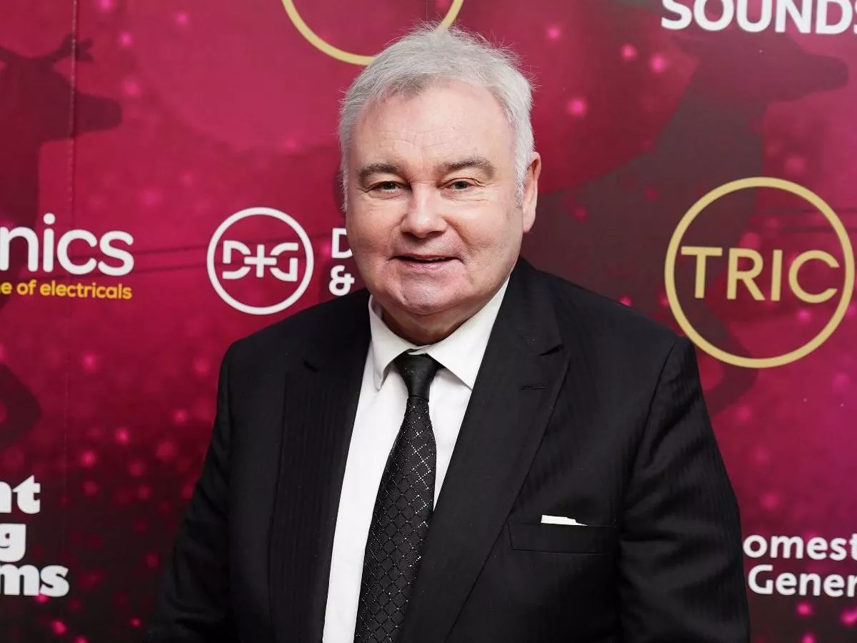 Eamonn Holmes 'suffers another huge blow' as romance comes 'under strain'