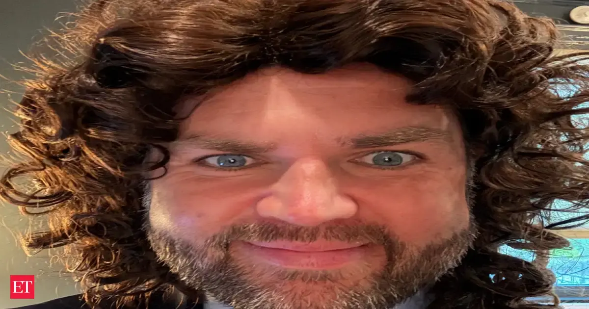 JD Vance becomes his own meme on Halloween: US Vice-President's hilarious costume breaks the internet. Watch video