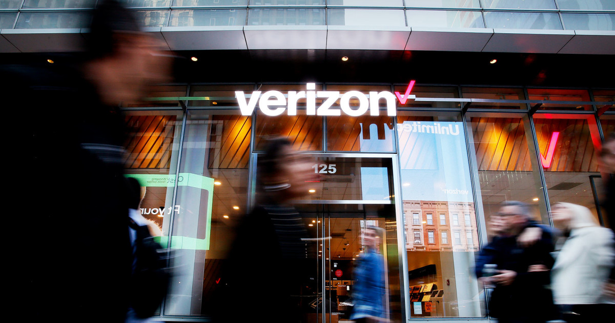Verizon CEO sounds alarm on why customers are leaving in droves