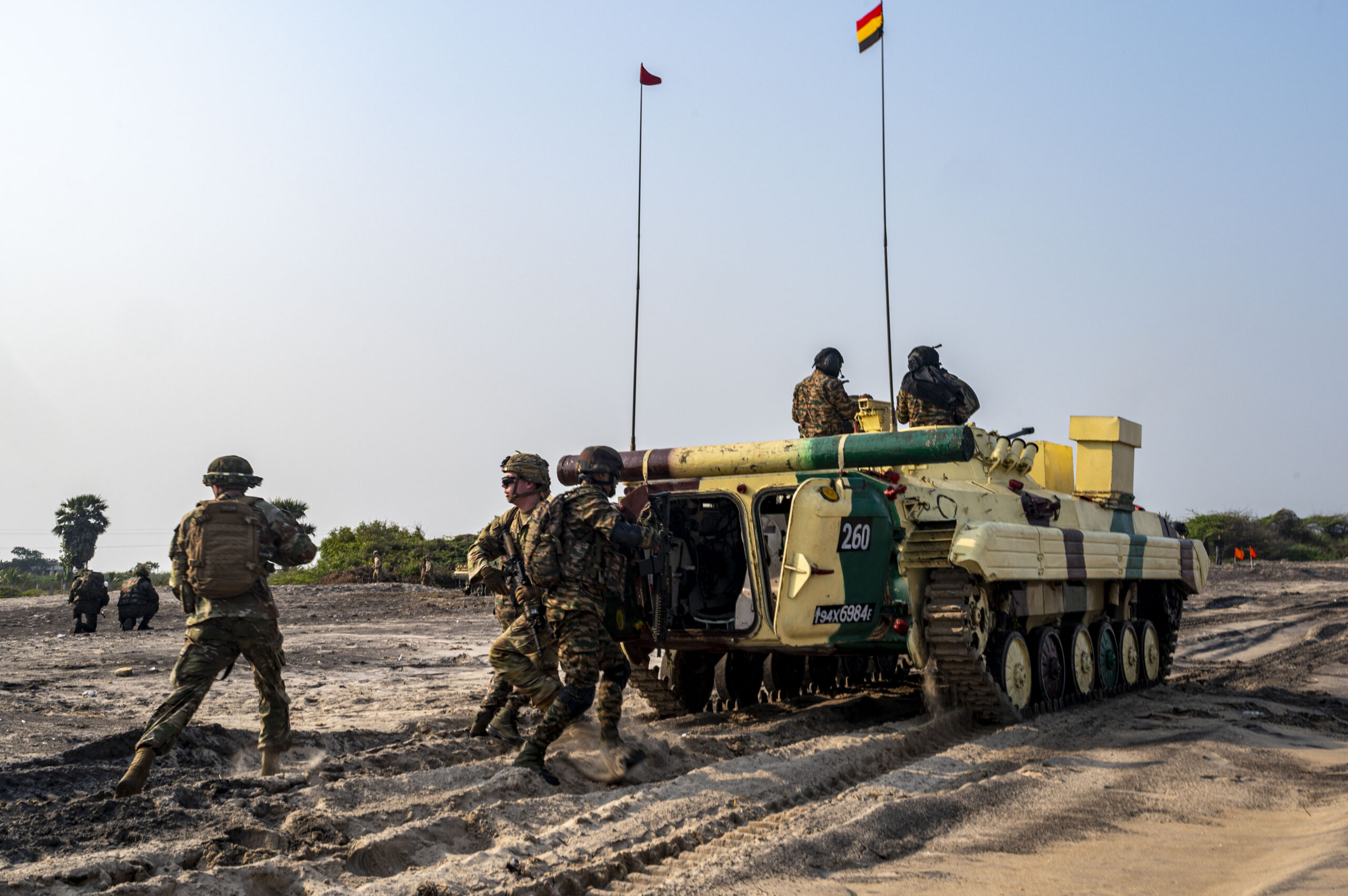 U.S. and India ink 10-year defense pact