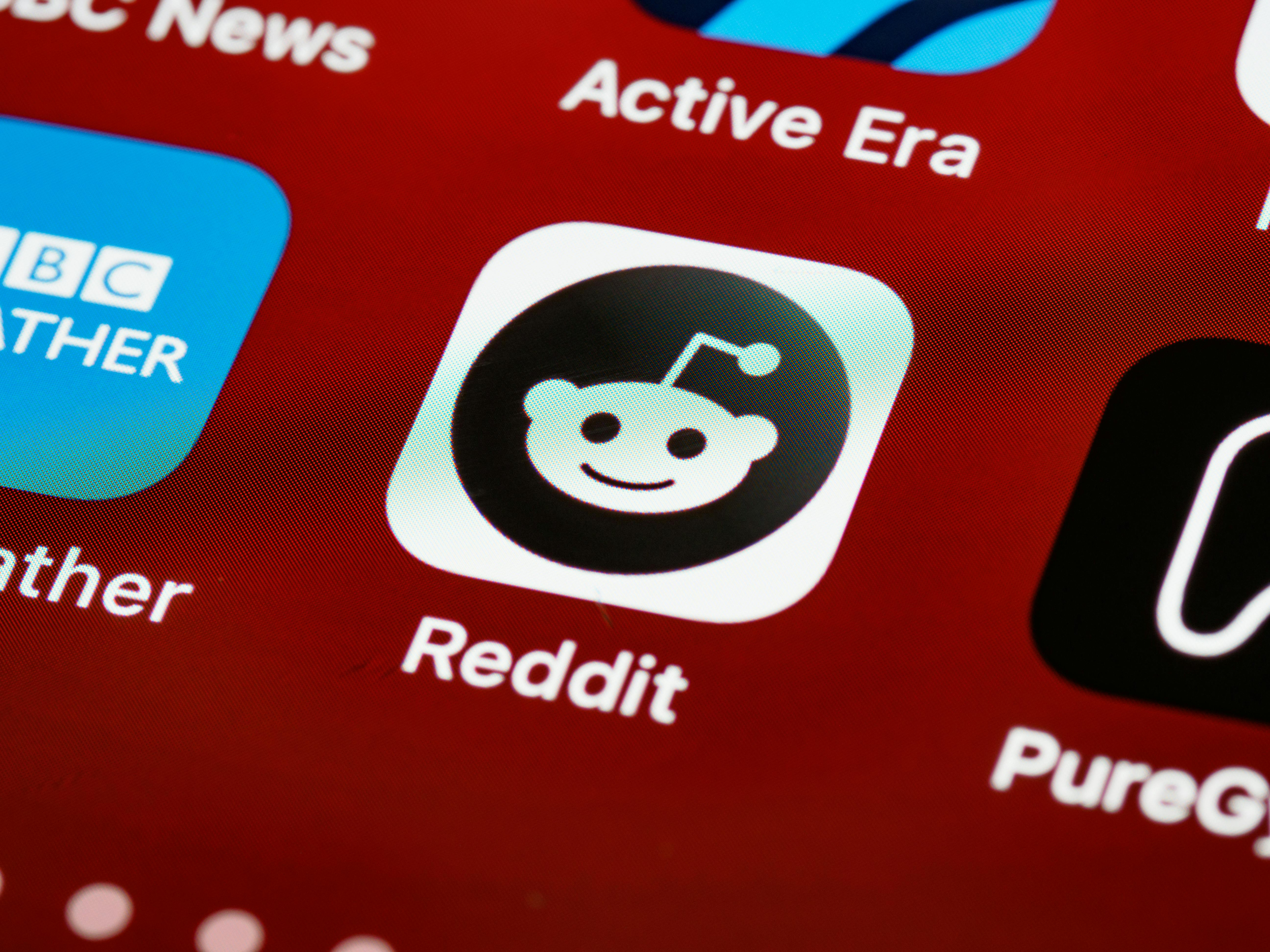 Reddit Cashes in on AI Craze: 68% Revenue Jump and 443% Profit Surge Stun Wall Street