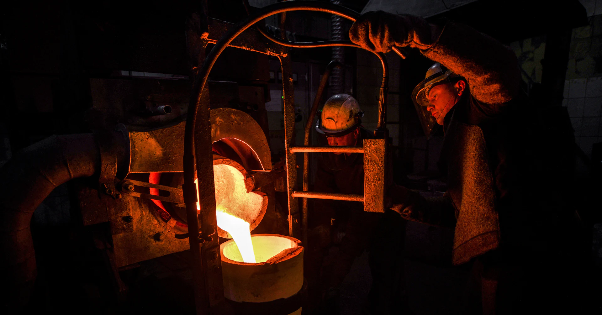 Russian manufacturing sector contracts further in October, PMI shows