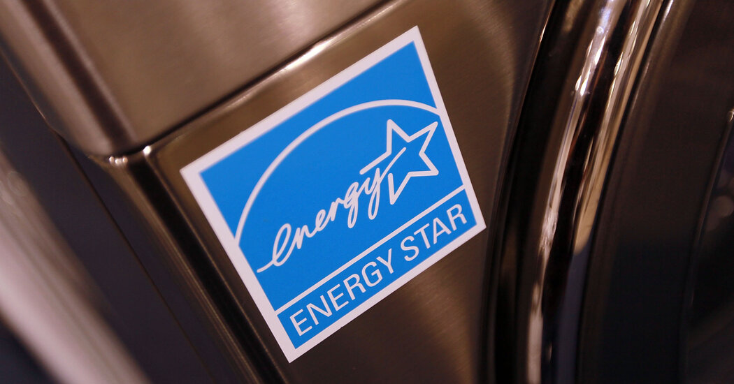 E.P.A. Retreats From Plans to End the Energy Star Program
