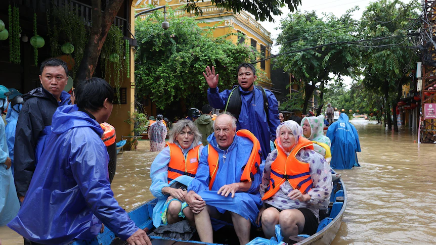 Vietnam tourist hotspots flooded after record rainfall