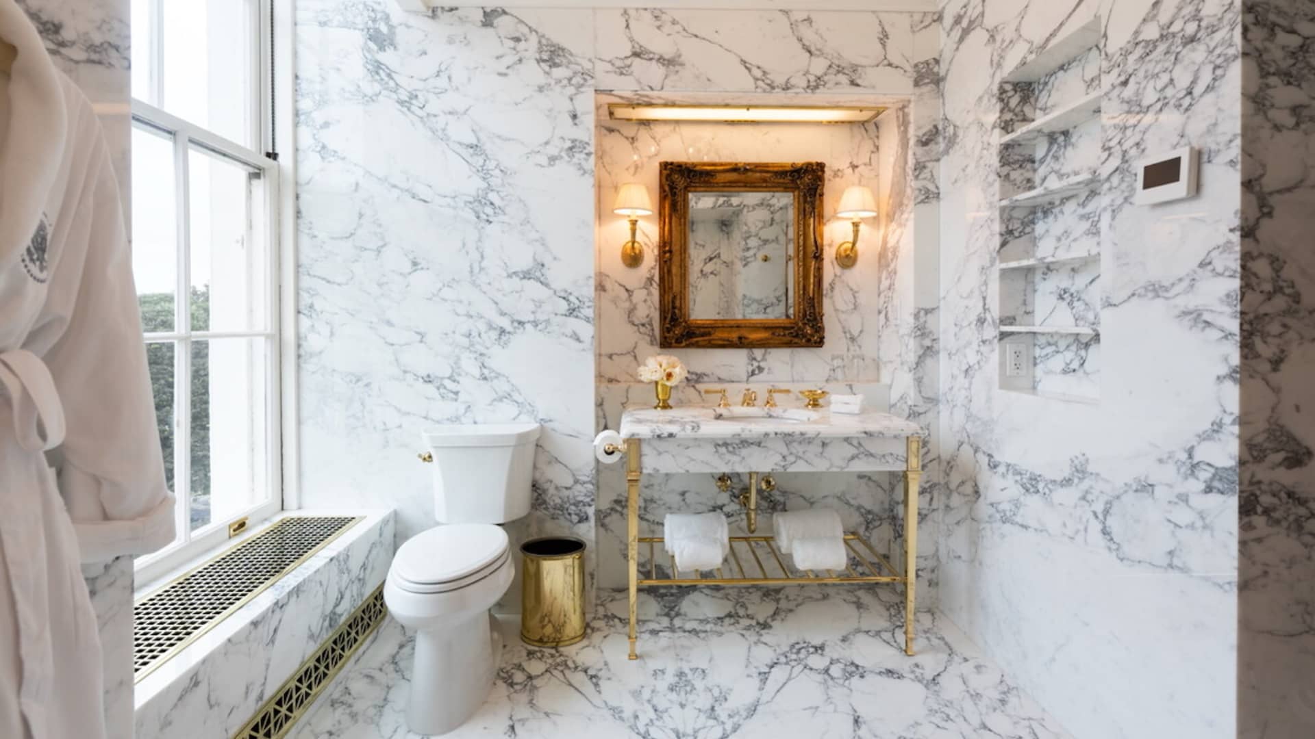 Trump touts White House Bathroom remodel amid shutdown