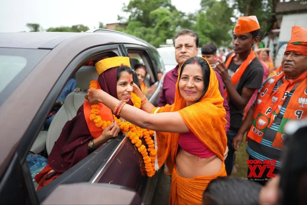 Darbhanga: Maithili Thakur Conducts Public Outreach #Gallery