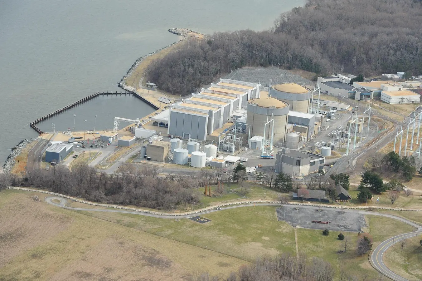 Nuclear Story: How The Public Falls In And Out Of Loving A Fuel