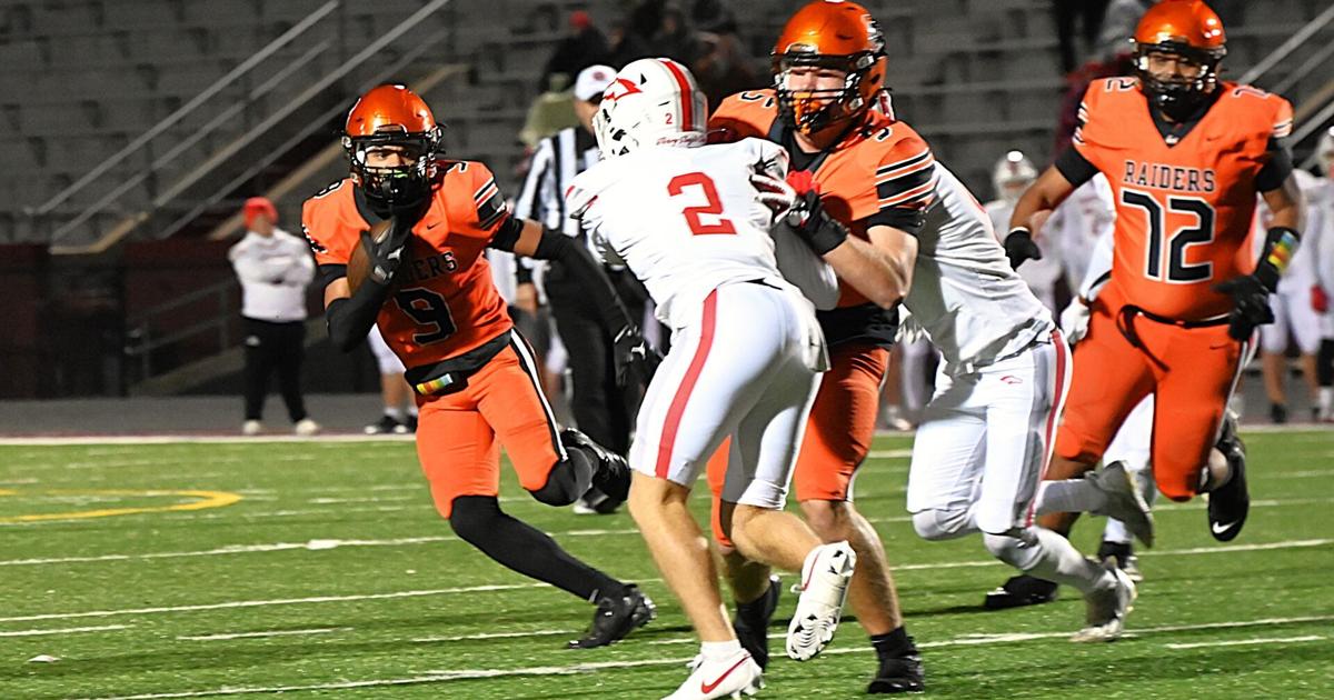 Early lead sets tone for East win over DCG in 5A playoffs