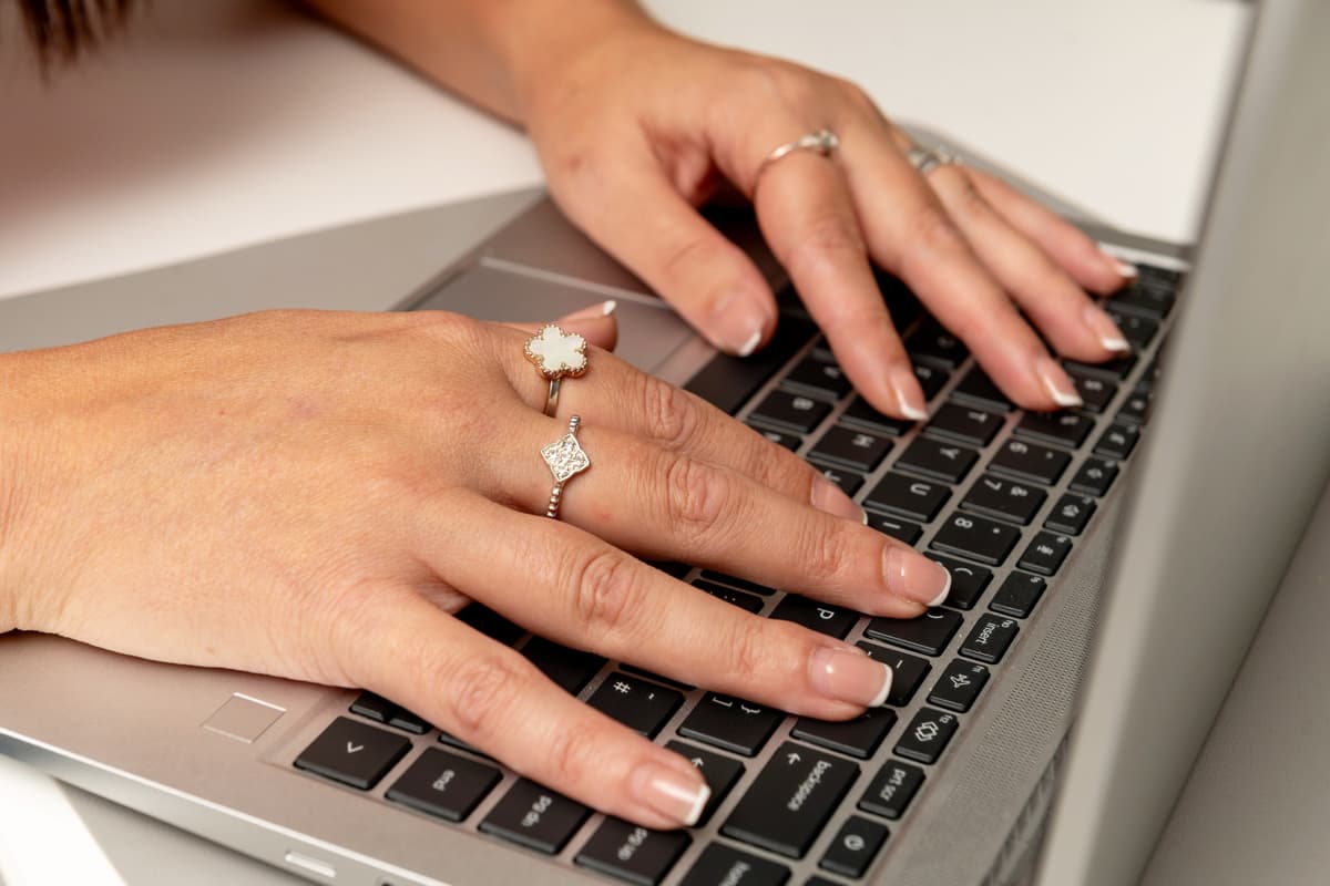 Brits are using AI to buy presents for their other halves and taking the credit