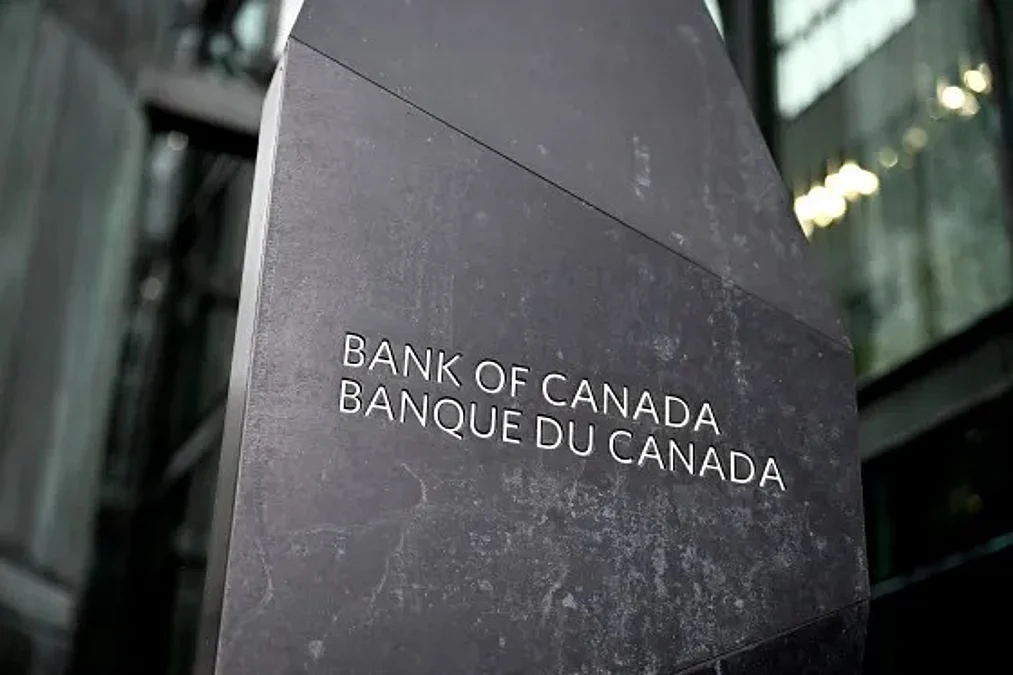 Bank of Canada lowers rate to 2.25%