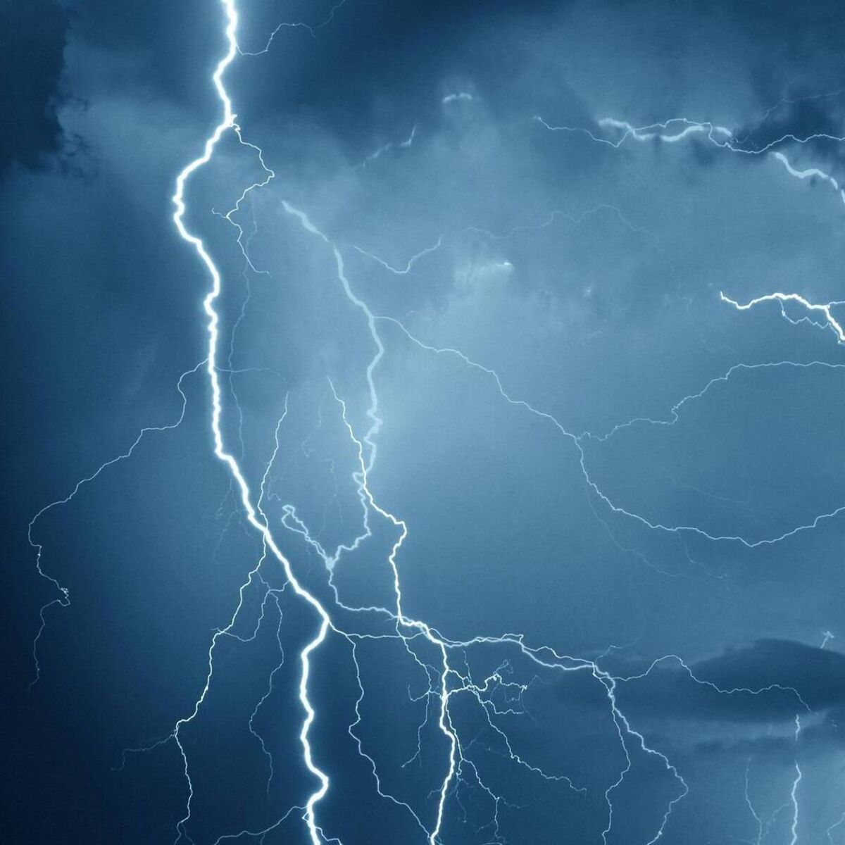 Trick-or-treaters beware as thunderstorm warning issued for Cork