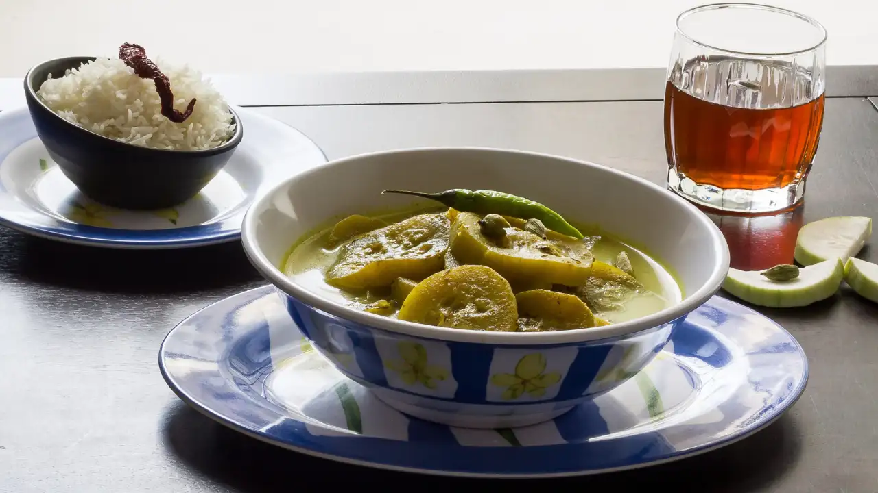 Harissa To Gogji Nadur: 6 Authentic Kashmiri Winter Dishes You Must Try