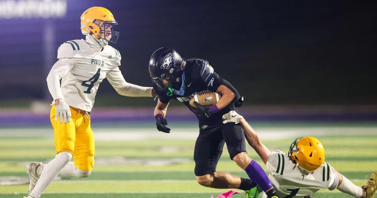 Elkhorn North football defeats Lincoln Pius X in first round of playoffs