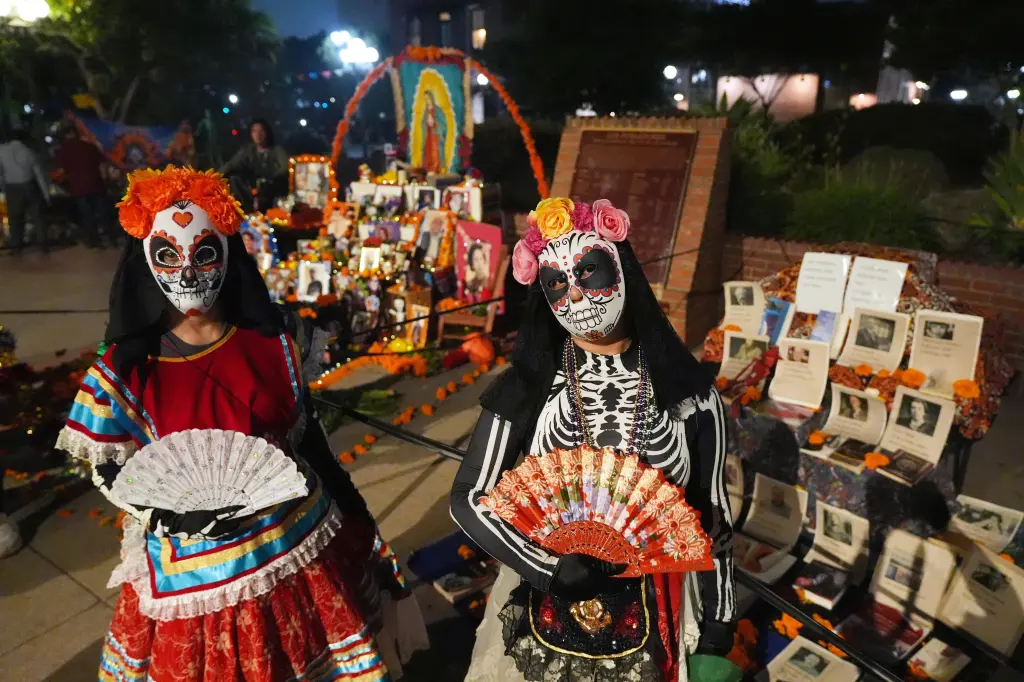 Mexican Americans balance traditions in Day of the Dead celebrations
