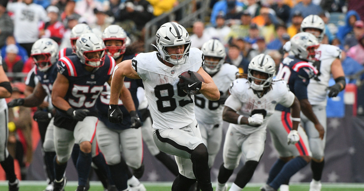 7 Best Player Prop Bets Week 9