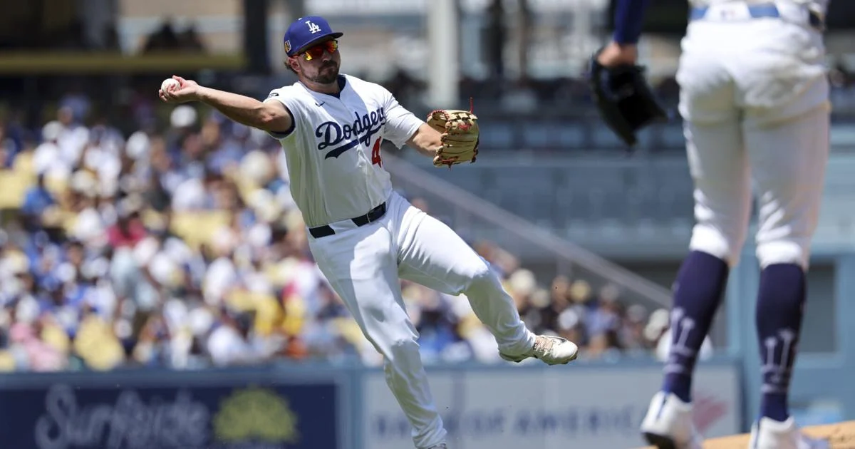 Buddy Kennedy earns World Series ring with Dodgers