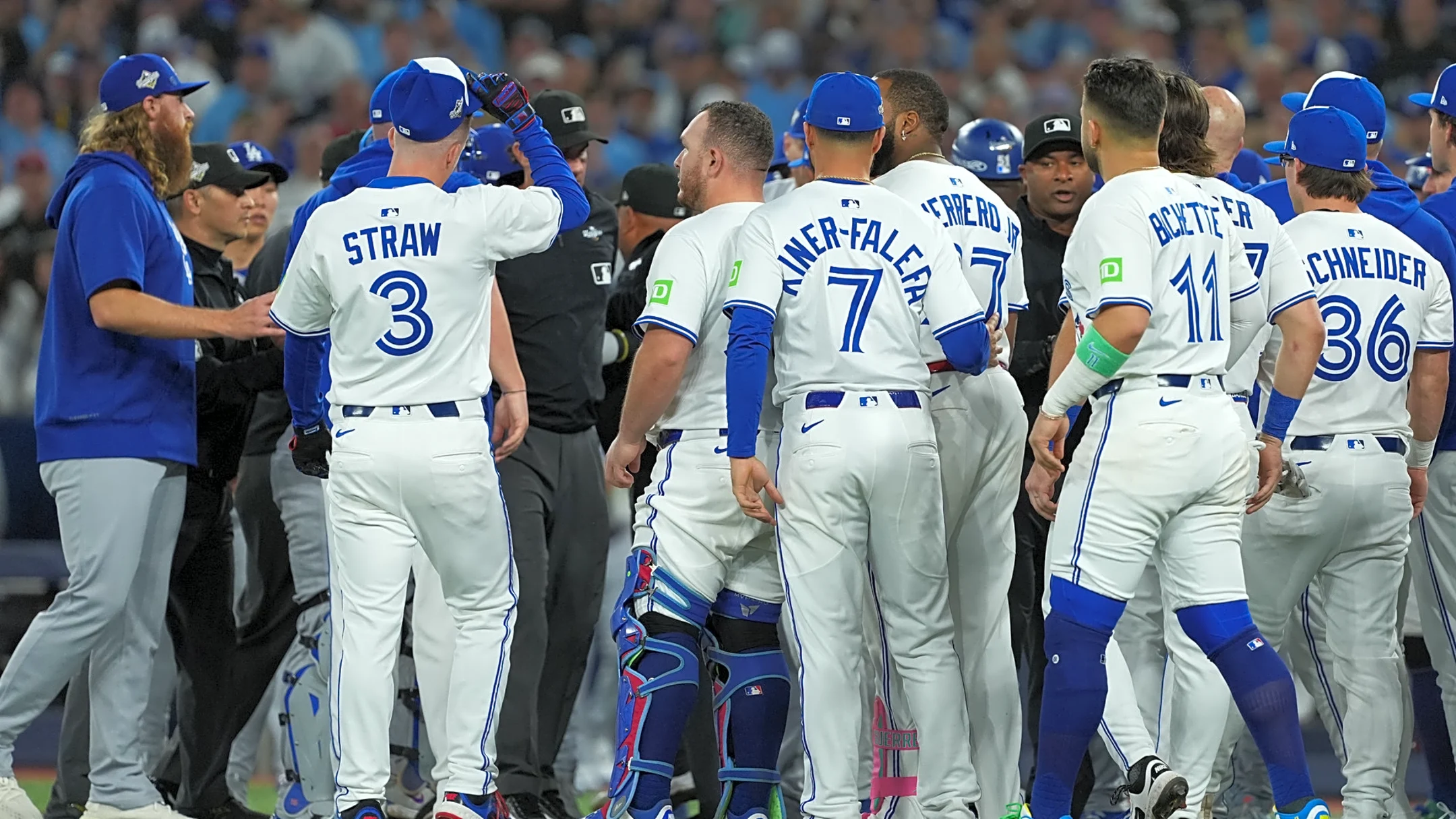 Blue Jays, Dodgers clear benches in Game 7 of World Series