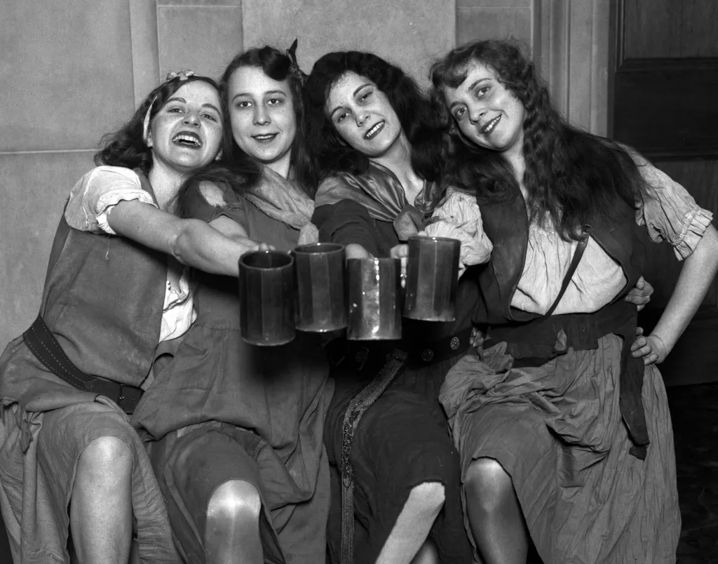 Drama school was Goodman Theatre's opening act