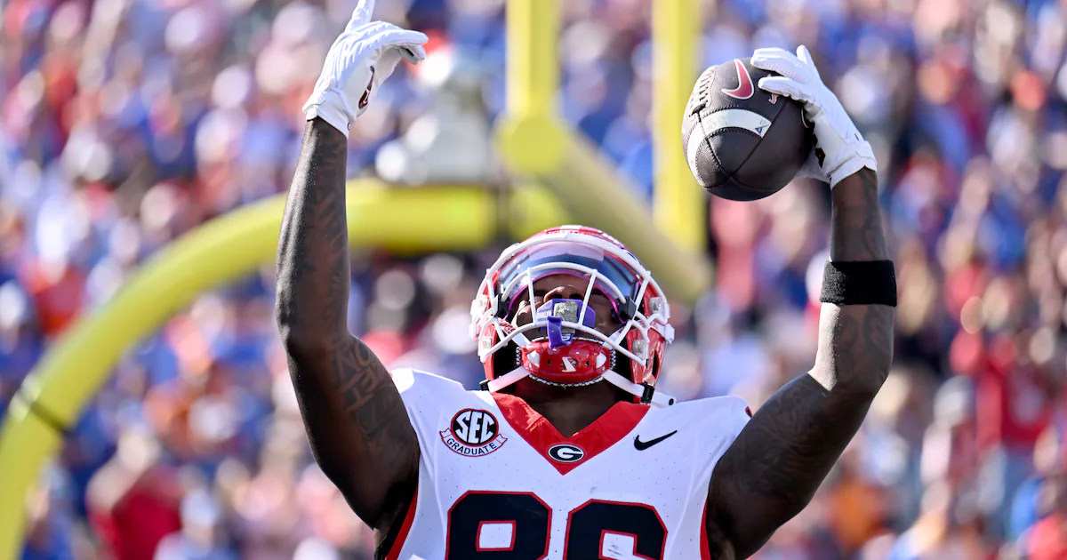 Georgia uses fourth quarter comeback to defeat rival Florida