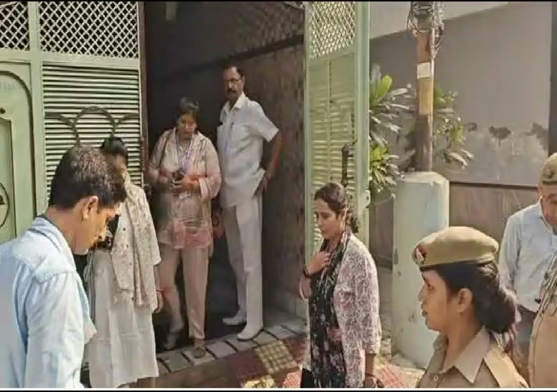 Vigilance raids retired CB-CID inspector’s properties in Saharanpur