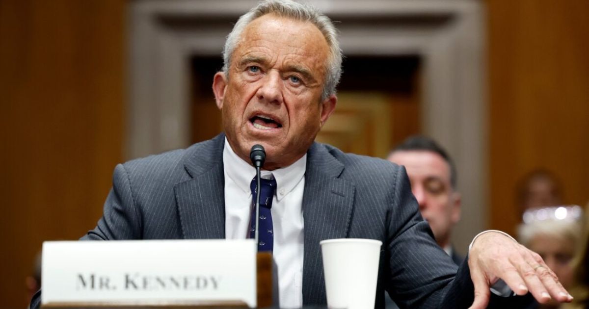 No “Sufficient” Evidence – RFK Jr. Pulls a Shocking U-Turn on Tylenol–Autism Link